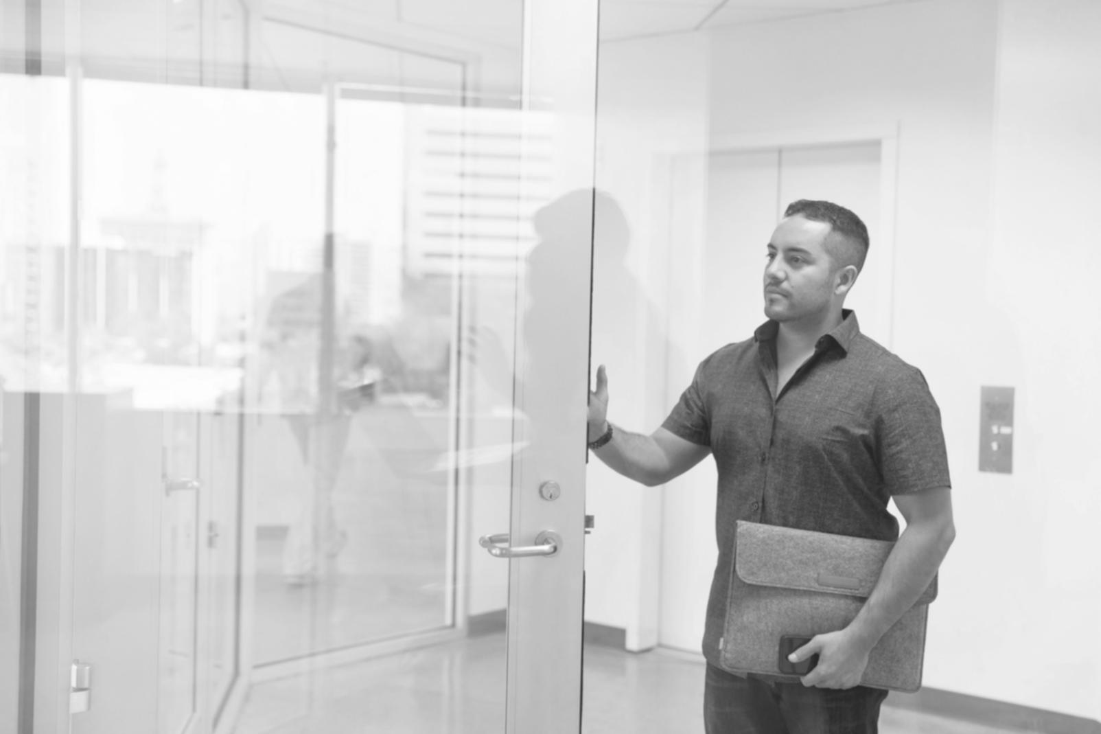 Finanzplanung mit Diagrammen und Statistiken