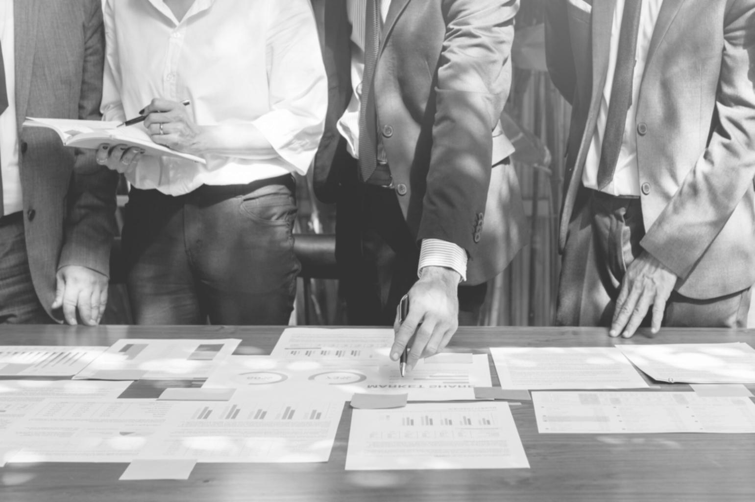 Professionelle Finanzberatung im modernen Büro